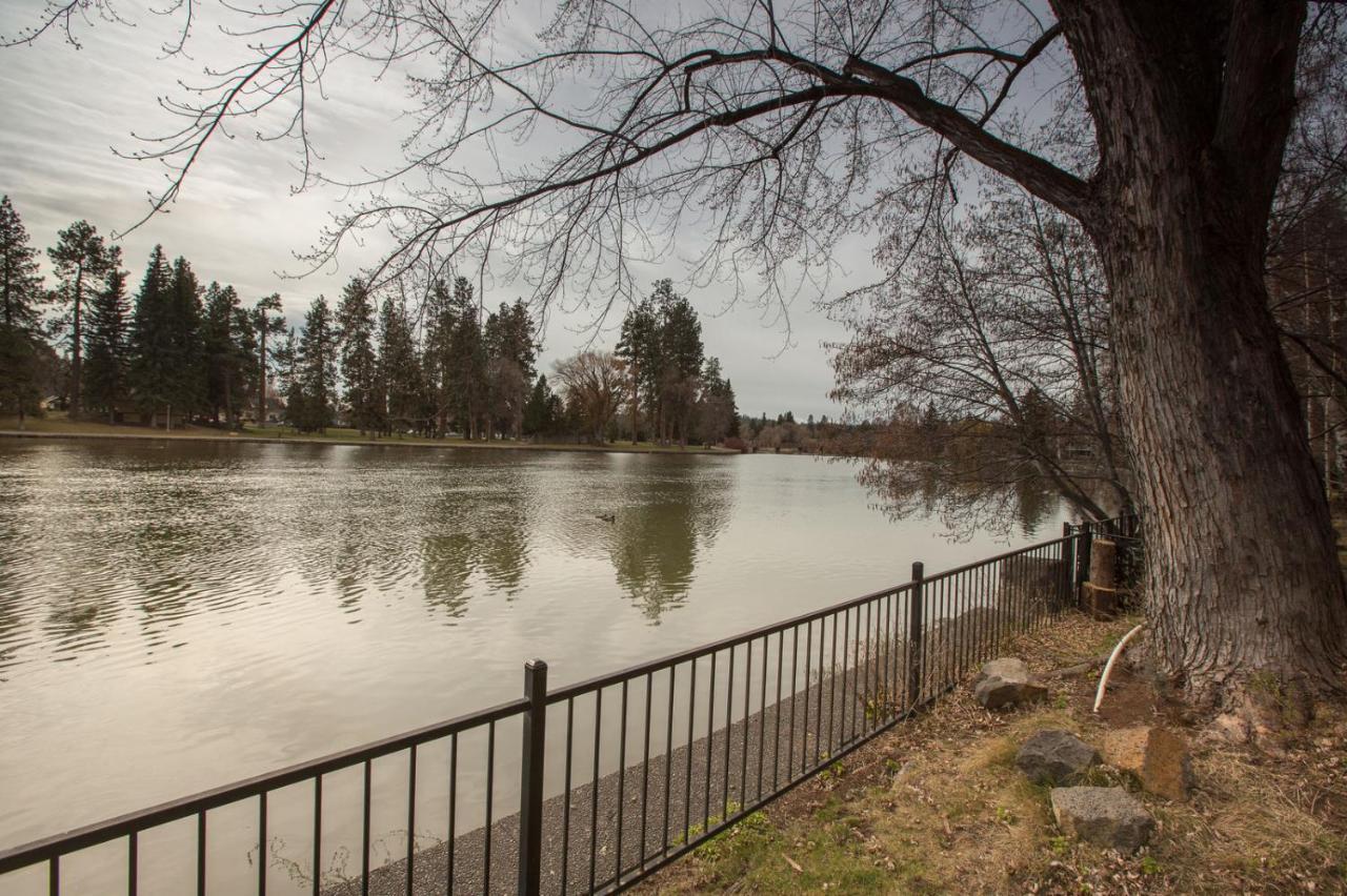 Mirror Pond Bungalow Bend Esterno foto